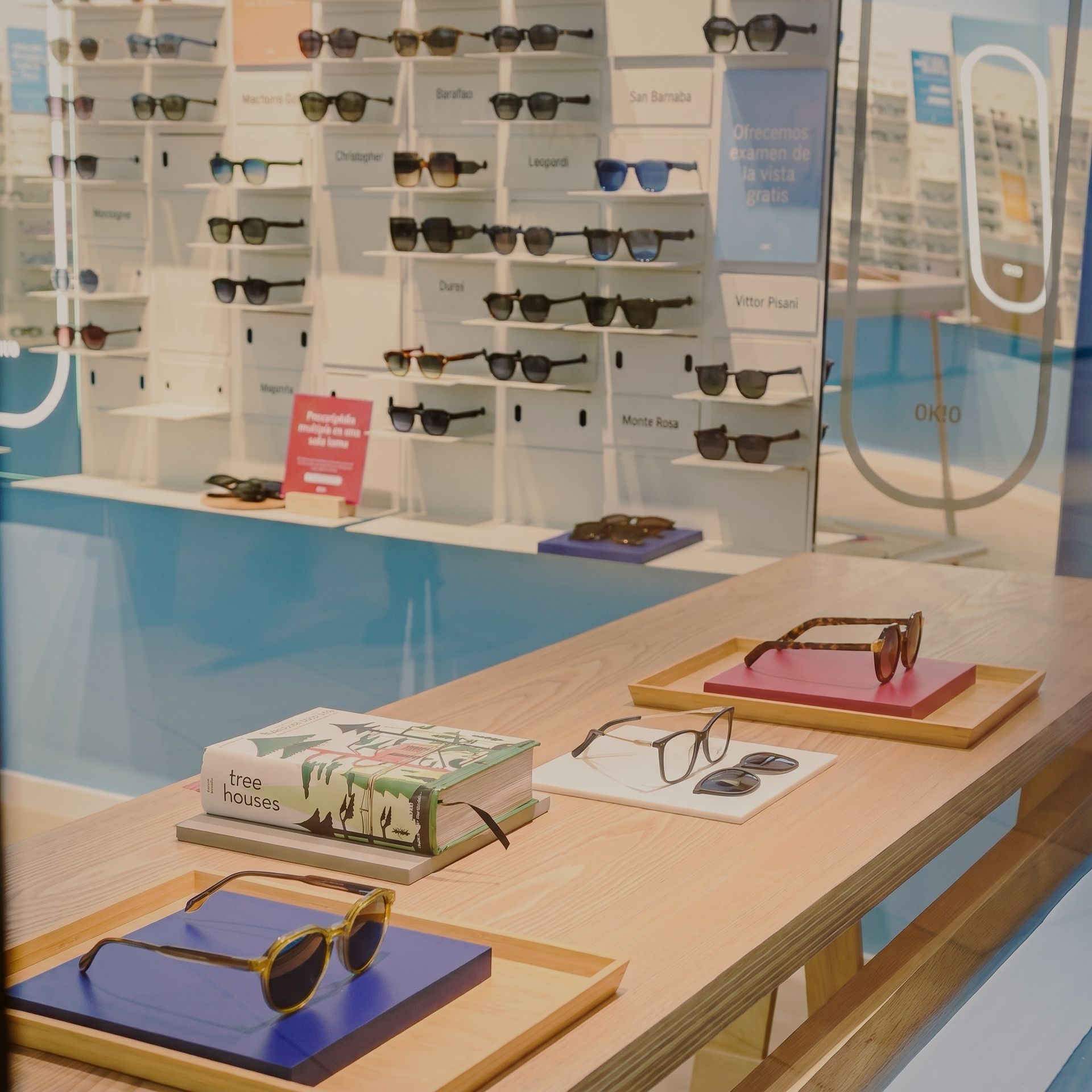 Exhibición de lentes OKIO Brisas